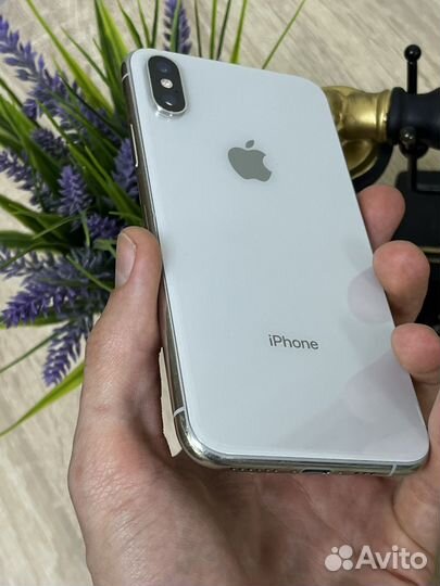 iPhone Xs, 64 ГБ