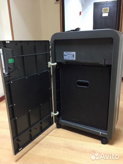 Уничтожитель бумаг Alligator 1020 CC+