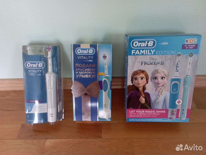 Электрическая зубная щетка Oral-B vitality d 100