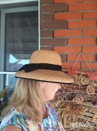 Шляпа женская соломенная