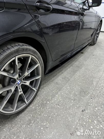 Накладки на пороги BMW G30 Лезвия