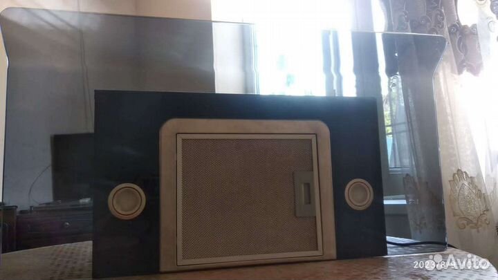 Вытяжка для кухни новая 90 см