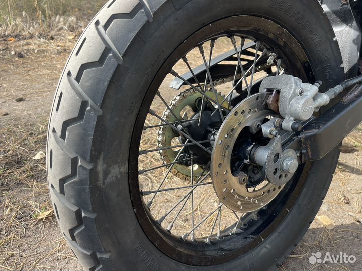 Yamaha XG250 Tricker