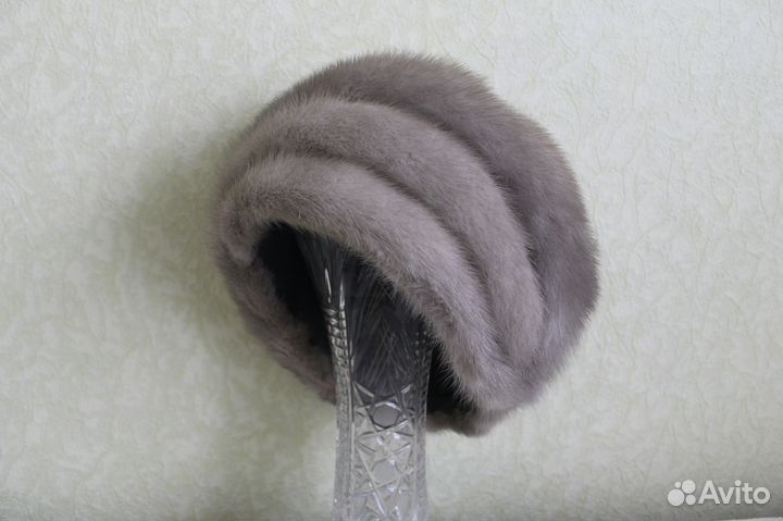 Женская шапка из голубой норки