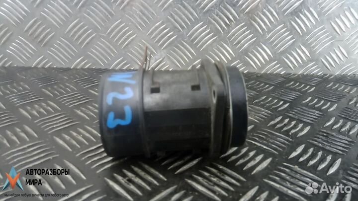 Расходомер воздуха Opel Vivaro A рест. 2009