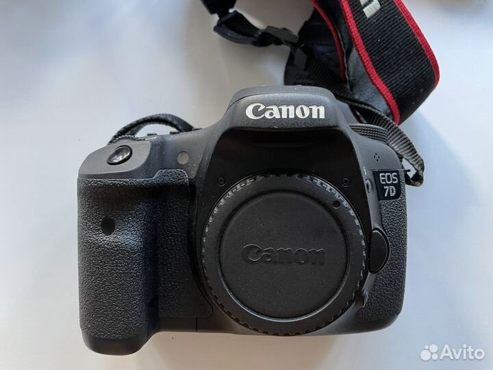 Зеркальный фотоаппарат canon 7d