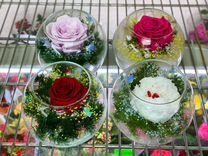 Натуральные розы в стеклянной колбе