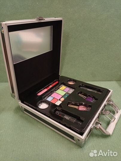 Детский подарочный набор для макияжа