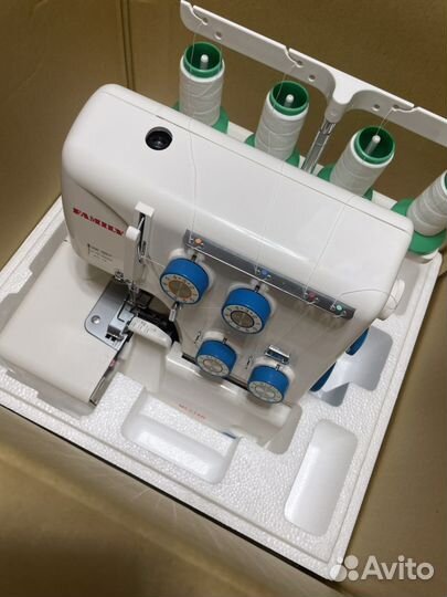 Оверлок Family 244D