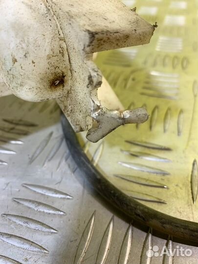 Бачок омывателя Toyota Hilux (2015-2021) 2.4 D