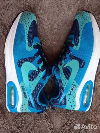 Кроссовки женские