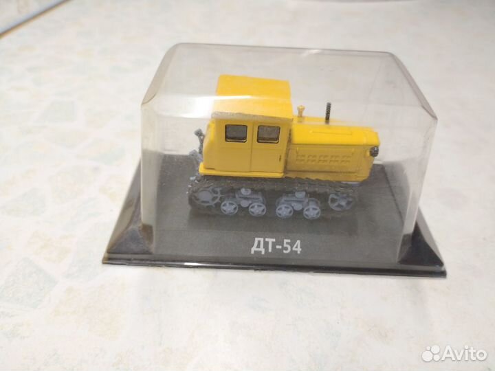 Модели тракторов 1:43