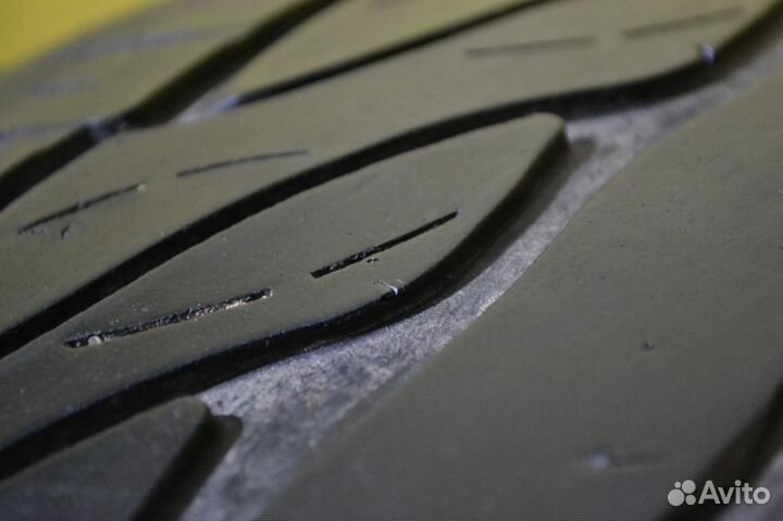 Zeta AZURA 275/45 R20