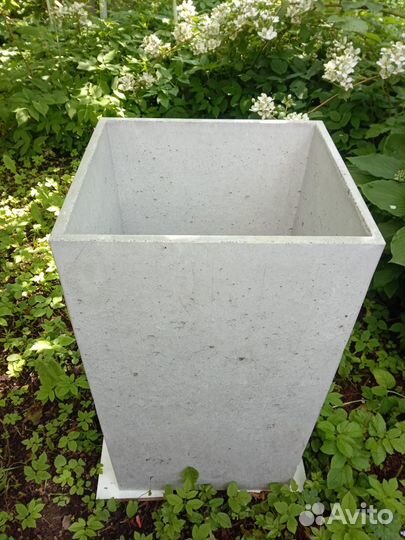 Кашпо напольное бетонное
