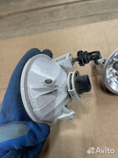 Противотуманная фара Toyota Highlander 3