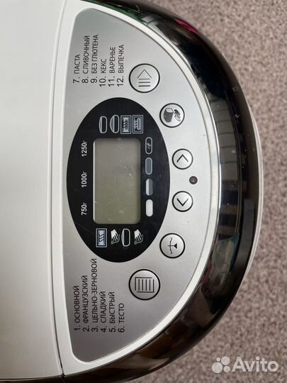 Хлебопечеа Starwind sbmm1224