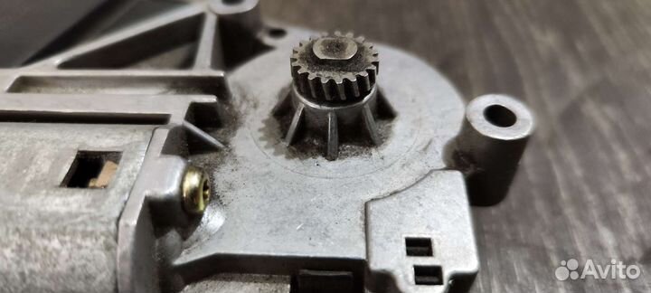 Моторчик люка BMW