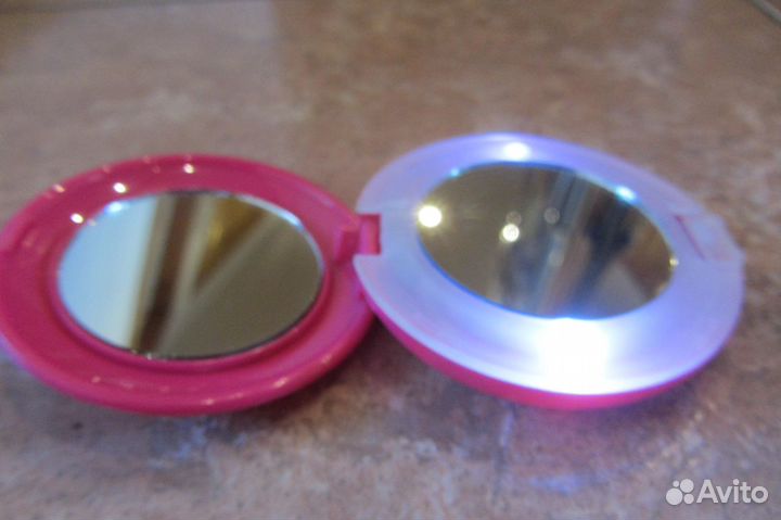 Расческа-гребень.Зеркало карманное с посветкой