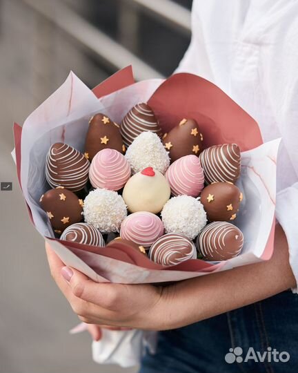 Клубника в шоколаде, подарок на праздник