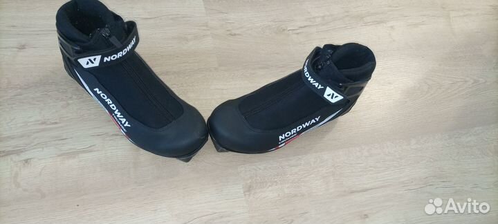 Лыжные ботинки