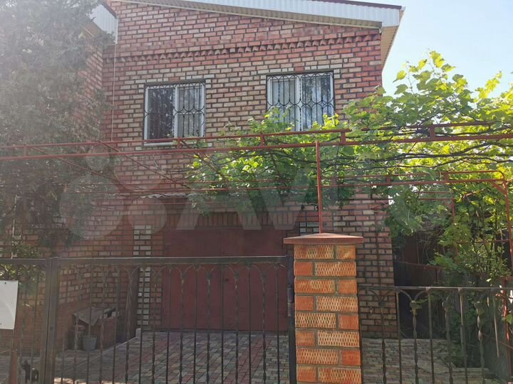 Дом 323 м² на участке 8 сот.