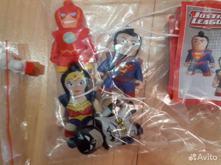 Игрушки из киндера