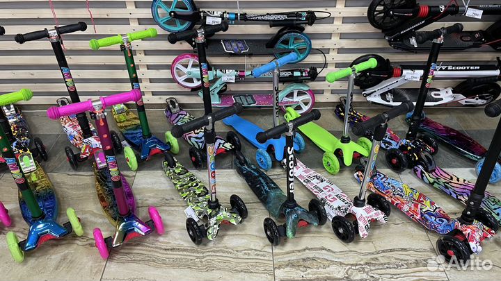 Самокат детский трехколесный новый