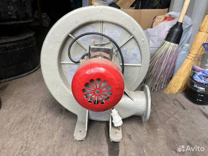 Продам нагнетатель воздуха для батута