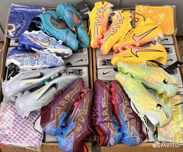 Футбольные бутсы nike