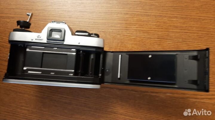 Пленочный зеркальный фотоаппарат Киев-19