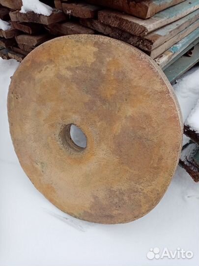 Каменный жернов