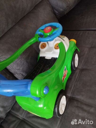 Машинка-каталка толокар