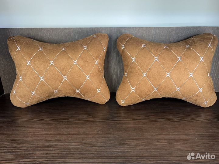 Подушка под шею в авто