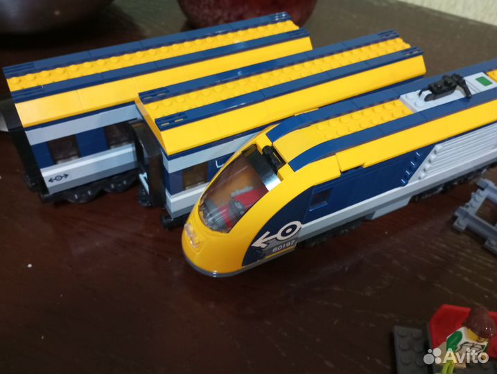 Lego city 60197 лего поезд