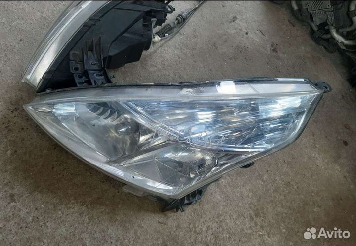 Фара левая правая Nissan Teana J32 ксенон
