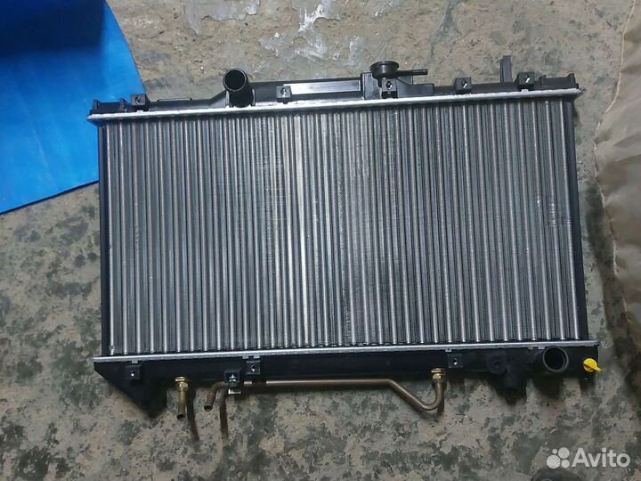 Радиатор охлаждения Toyota mark ST190-2.0