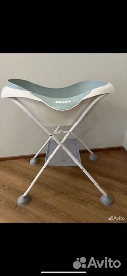 Детская ванночка для купания с подставкой beaba