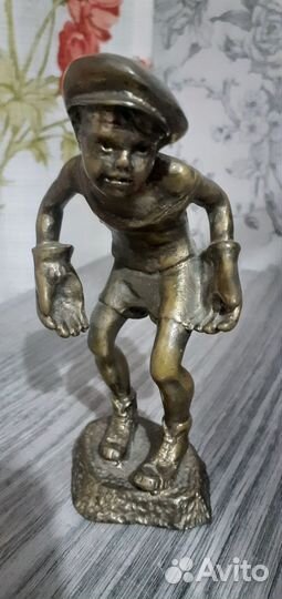 Статуэтка юный вратарь - бронза СССР