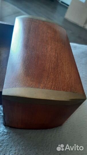 Деревянная шкатулка