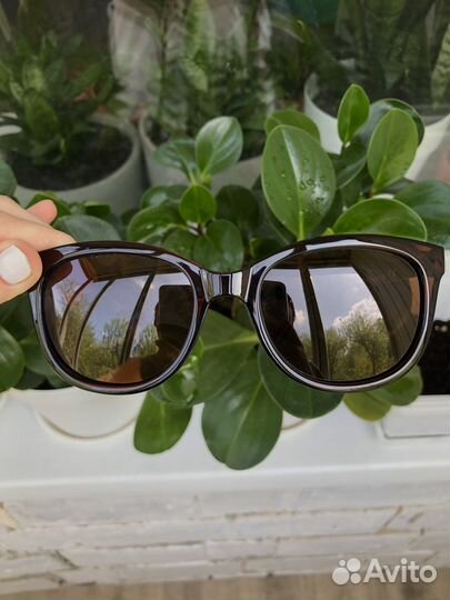 Солнечные очки женские
