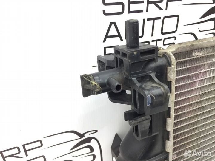 Радиатор двигателя Opel Astra J A16XER 2012