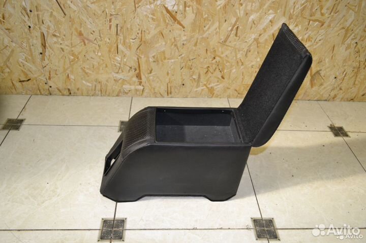 Подлокотник Volkswagen Polo 5