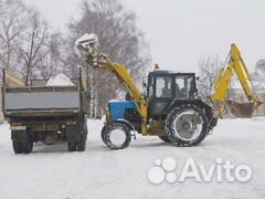 Уборка снега трактором