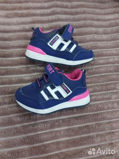 Кроссовки для девочки