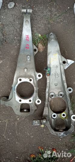 Поворотный кулак левый и правый