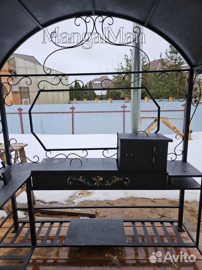 Мангал с крышей Медея