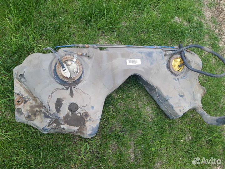 Бензобак BMW E39