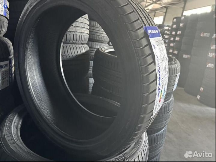 Winrun R330 215/40 R17 87W