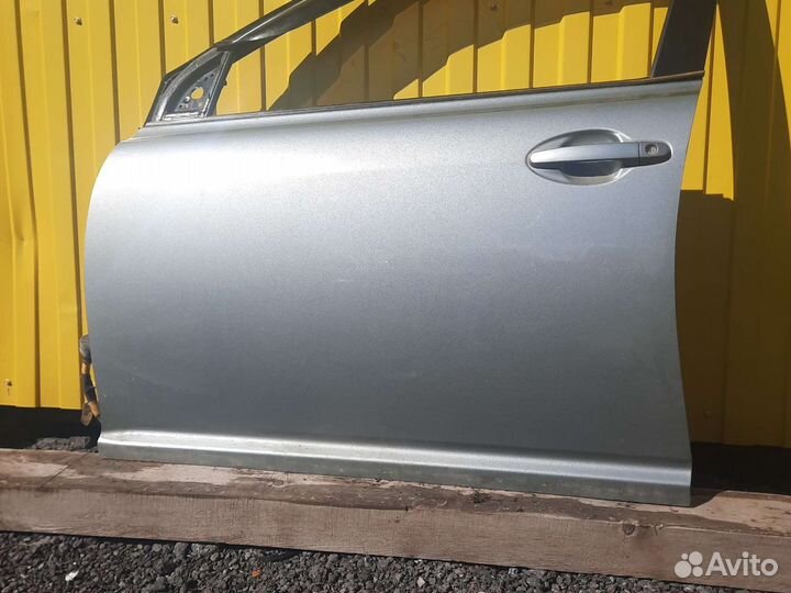 Avensis дверь передняя левая