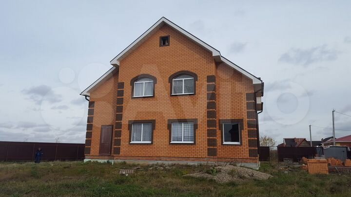 Дом 219 м² на участке 20 сот.